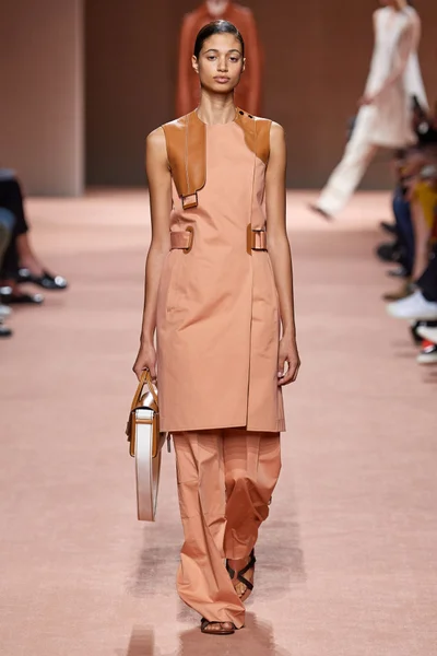 Look 12